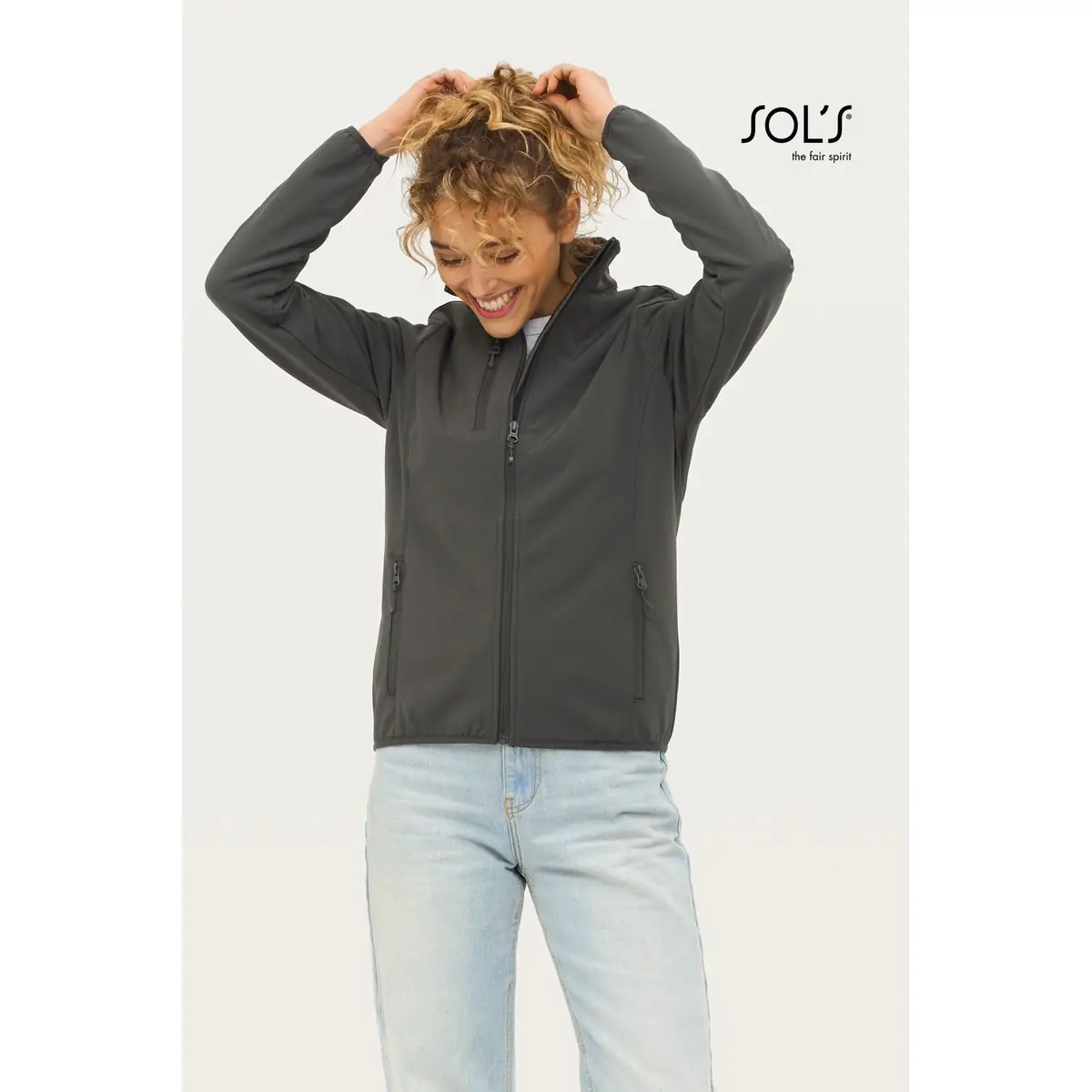 Chaqueta softshell mujer SOL’S RADIAN WOMEN 03107 2 Chaqueta softshell mujer SOL’S RADIAN WOMEN 03107, vista con modelo.