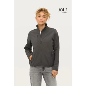 Chaqueta softshell mujer SOL’S FALCON WOMEN 03828, vista con modelo.