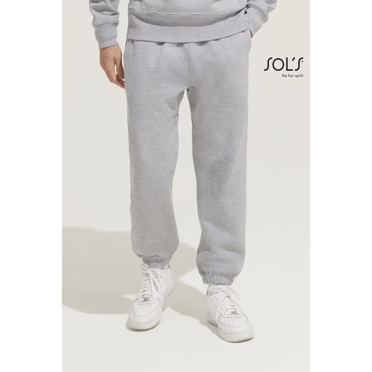 Pantalón jogging unisex SOL’S CENTURY 03992 1 Pantalón jogging unisex SOL’S CENTURY 03992, vista con modelo.