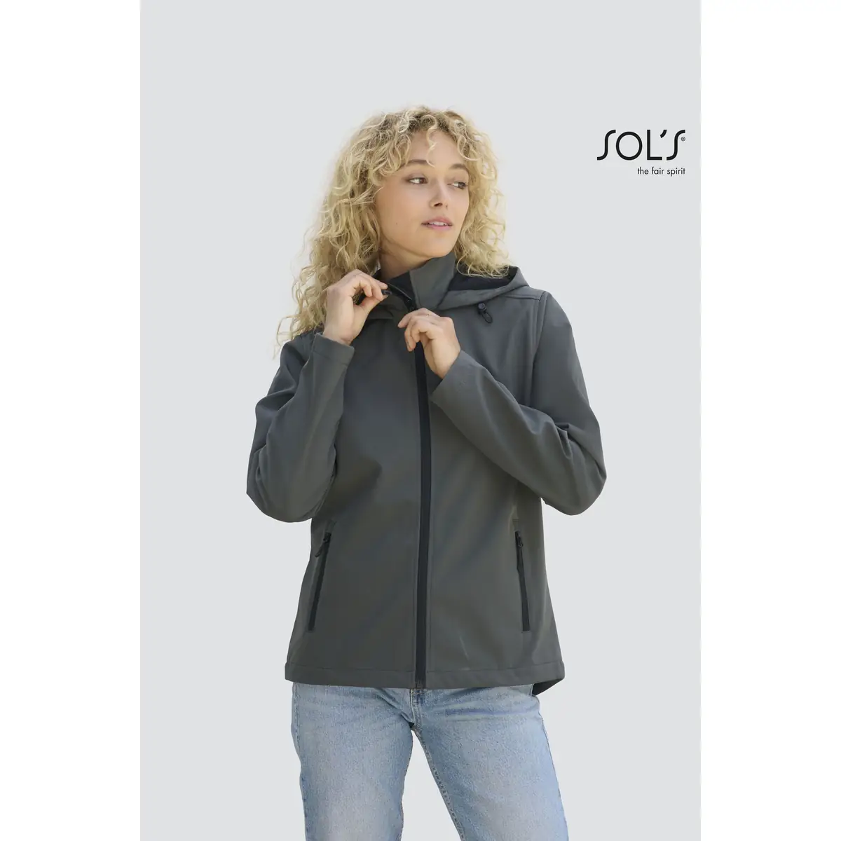 Chaqueta softshell mujer SOL’S RACE HOODED WOMEN 04448 1 Chaqueta softshell mujer SOL’S RACE HOODED WOMEN 04448, vista con modelo.