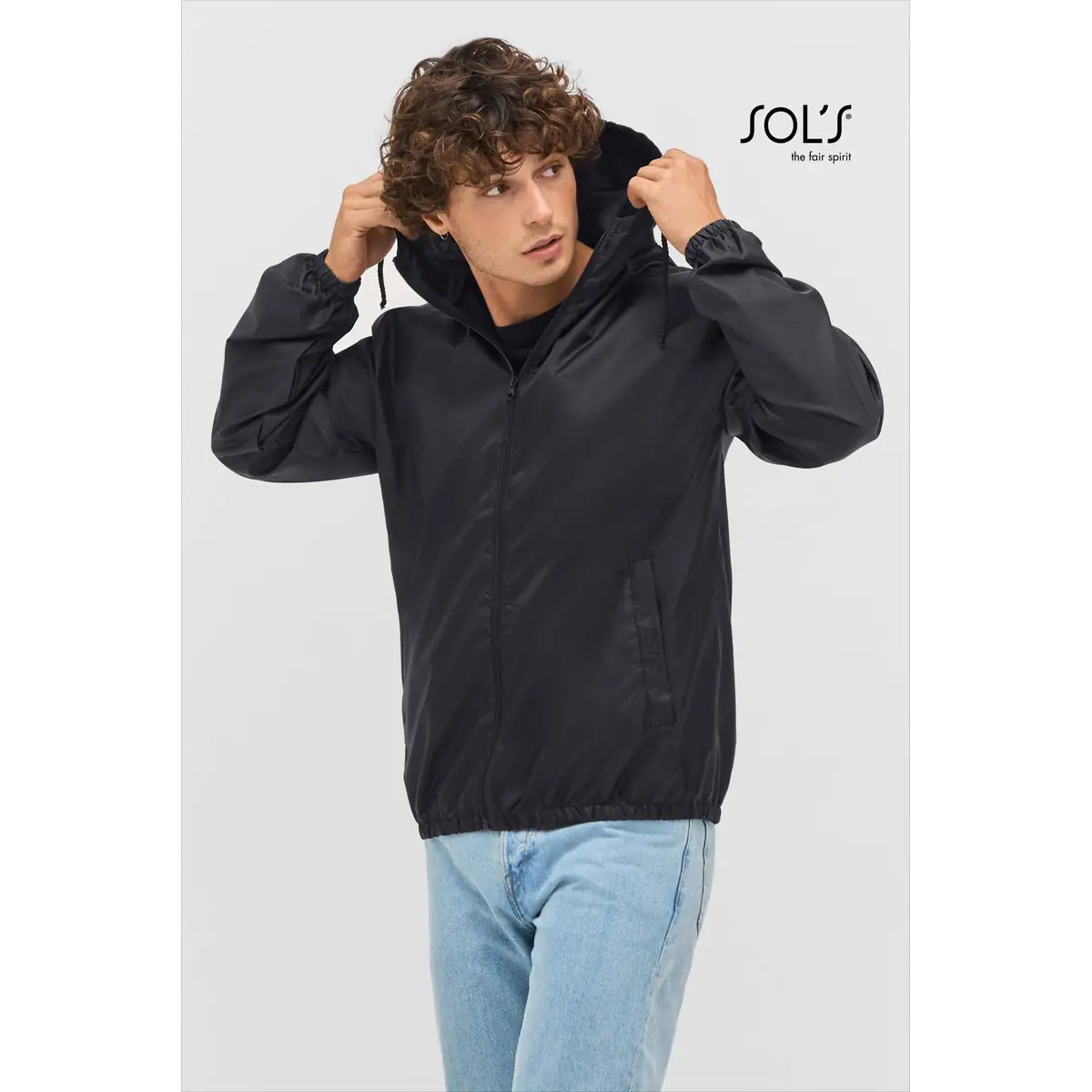 Cortavientos unisex SOL’S SHIELD 04758 1 Cortavientos unisex SOL’S SHIELD 04758, vista con modelo.