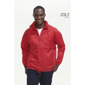 Cortavientos unisex SOL’S SURF 32000, vista con modelo.
