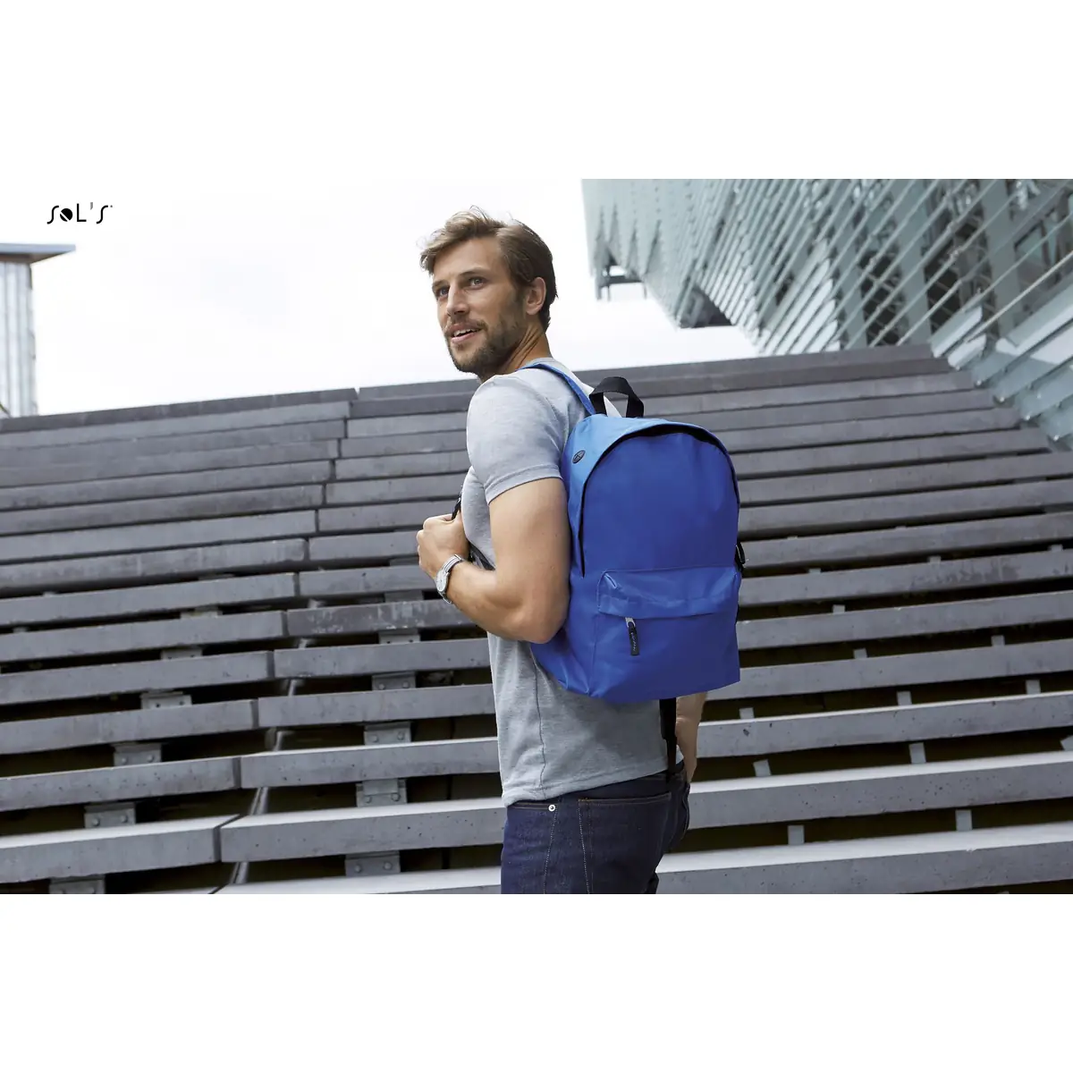 Mochila SOL’S RIDER 70100 2 Mochila SOL’S RIDER 70100, vista con modelo.
