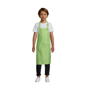 Delantal infantil SOL’S GALA KIDS 00599 en Verde manzana, con modelo.