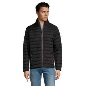 Chaqueta acolchada hombre SOL’S RIDE MEN 01193 en Negro, frontal con modelo.