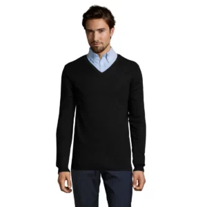 Jersey cuello pico hombre SOL’S GLORY MEN 01710 en Negro, con modelo.
