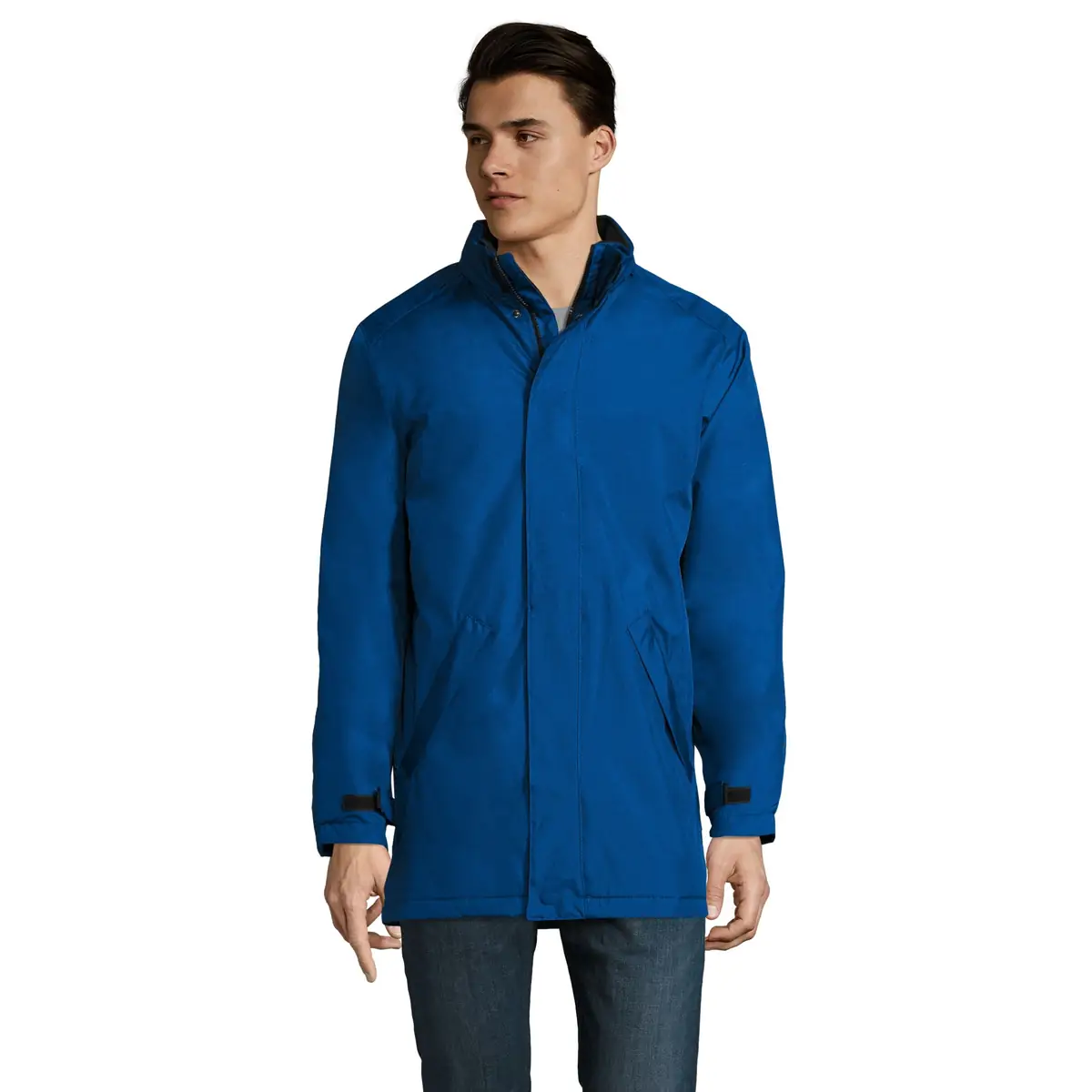 Chaqueta acolchada unisex SOL’S ROBYN 02109 12 Chaqueta acolchada unisex SOL’S ROBYN 02109 en Azul royal, frontal con modelo.