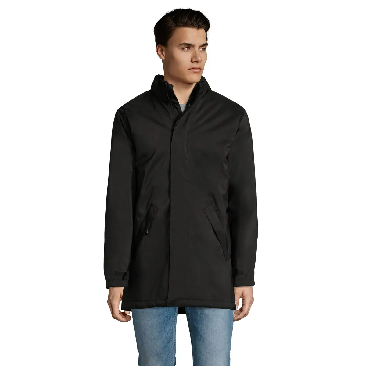 Chaqueta acolchada unisex SOL’S ROBYN 02109 8 Chaqueta acolchada unisex SOL’S ROBYN 02109 en Negro, frontal con modelo.