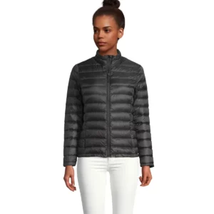 Chaqueta ligera mujer SOL’S WILSON WOMEN 02899 en Negro, frontal con modelo.