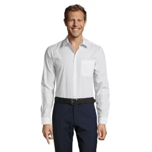 Camisa manga larga hombre SOL’S BALTIMORE FIT 02922 en Blanco, vista frontal con modelo.