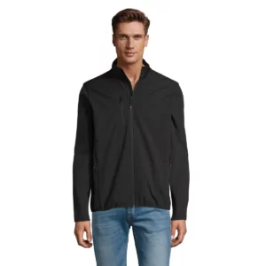 Chaqueta softshell hombre SOL’S RADIAN MEN 03090 en Negro, frontal con modelo.