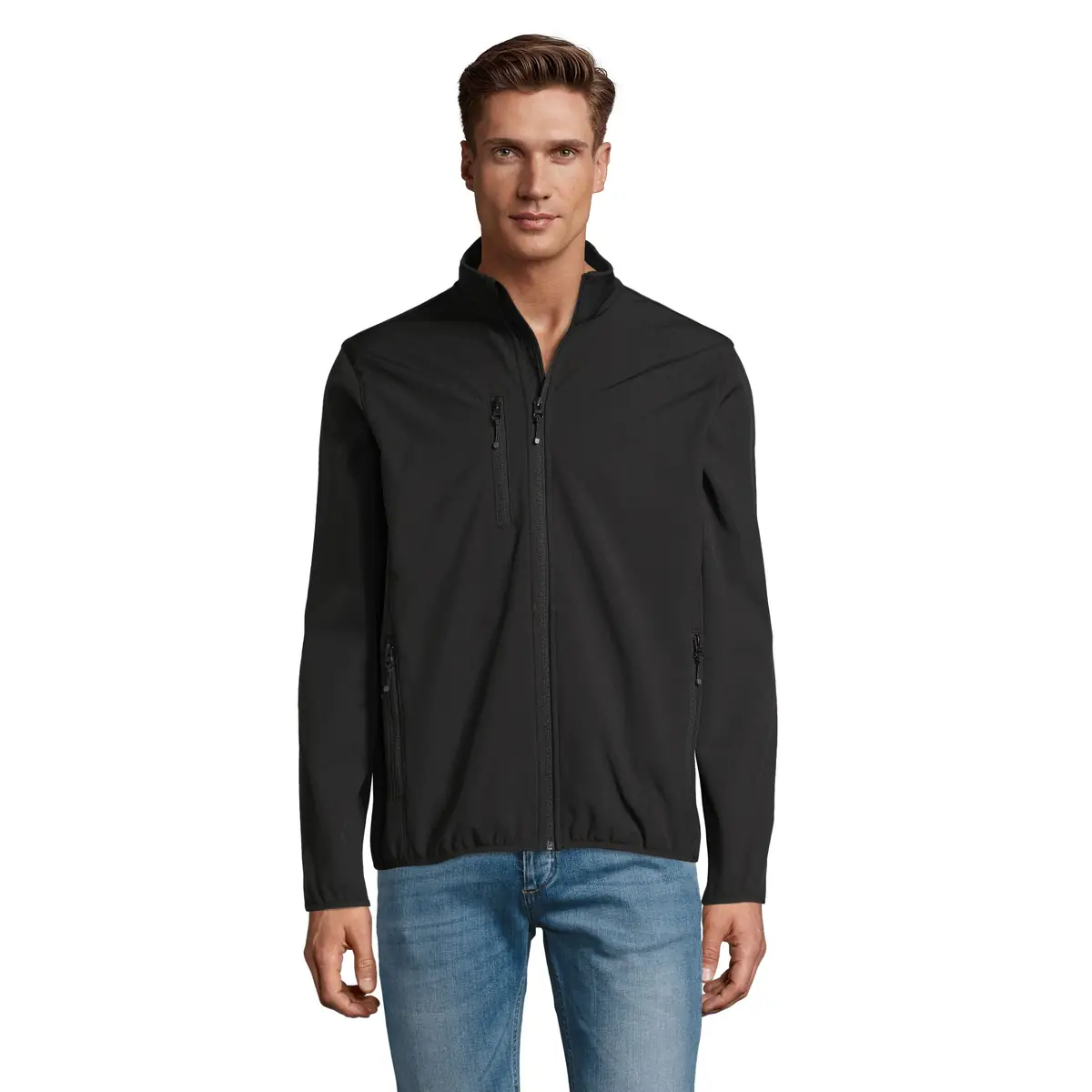 Chaqueta softshell hombre SOL’S RADIAN MEN 03090 6 Chaqueta softshell hombre SOL’S RADIAN MEN 03090 en Negro, frontal con modelo.