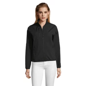 Chaqueta softshell mujer SOL’S RADIAN WOMEN 03107 en Negro, frontal con modelo.
