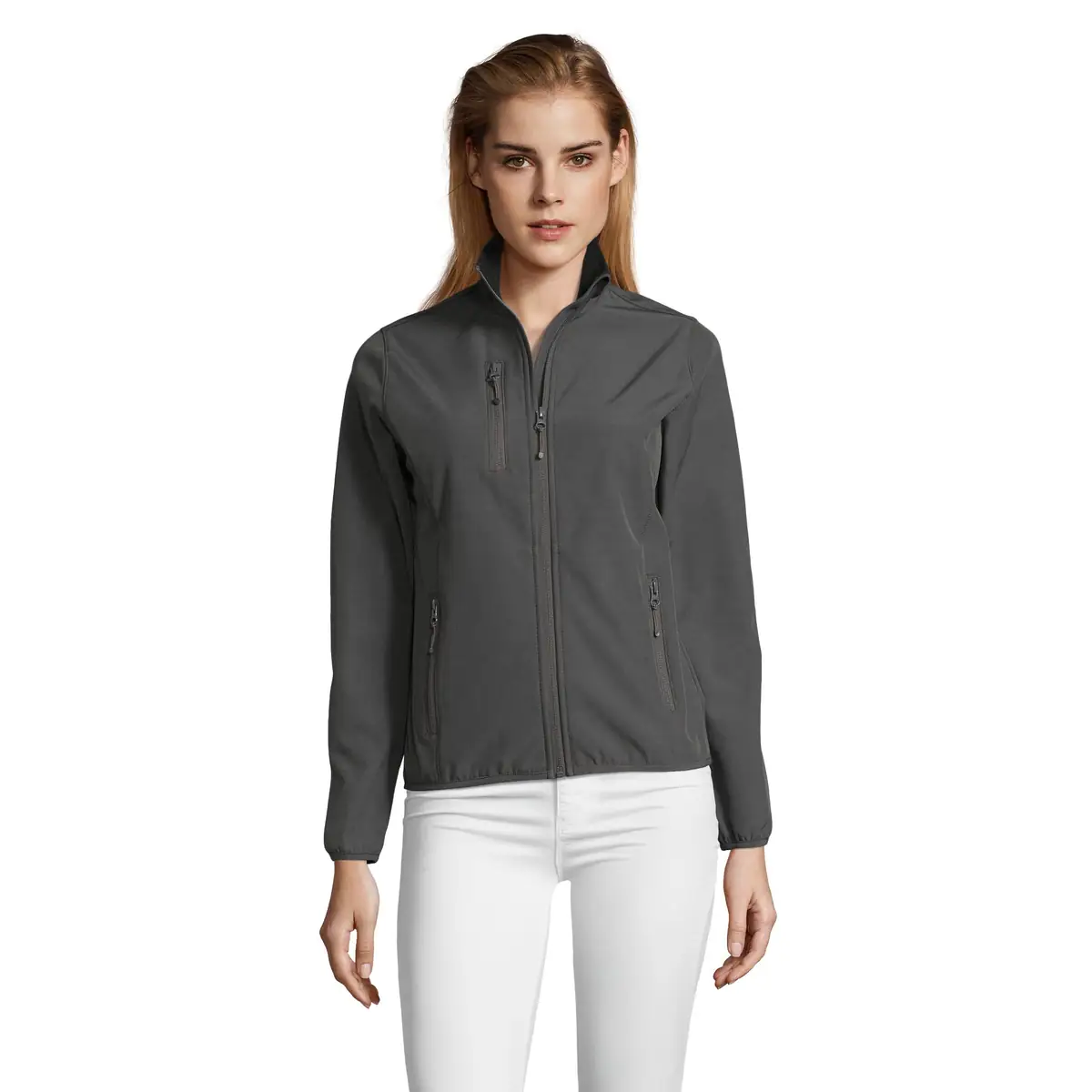 Chaqueta softshell mujer SOL’S RADIAN WOMEN 03107 8 Chaqueta softshell mujer SOL’S RADIAN WOMEN 03107 en Antracita, frontal con modelo.