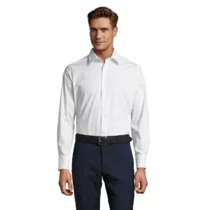 Camisa elástica manga larga SOL’S BRIGHTON 17000 en Blanco, frontal con modelo.