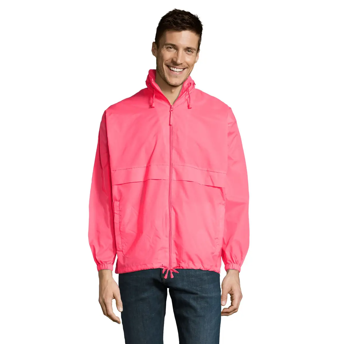 Cortavientos unisex SOL’S SURF 32000 18 Cortavientos unisex SOL’S SURF 32000 en Rosa flúor, frontal con modelo.
