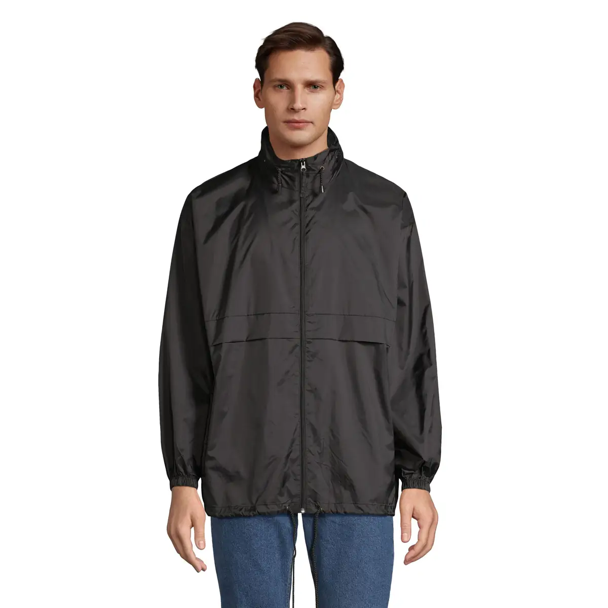 Cortavientos unisex SOL’S SURF 32000 14 Cortavientos unisex SOL’S SURF 32000 en Negro, frontal con modelo.