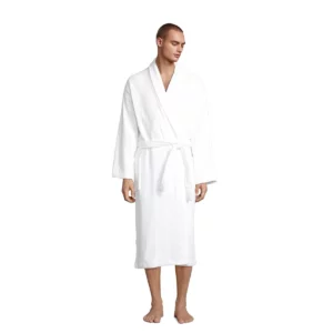 Albornoz unisex SOL’S PALACE 89100 en Blanco, vista frontal con modelo.