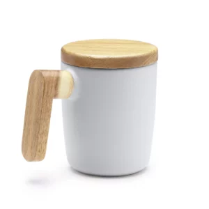 Taza con asa de bambú Stamina Lovet 1130, blanco, vista de la taza con tapa en perspectiva