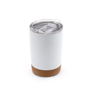 Vaso de acero reciclado Stamina Kilvex 1172, blanco, vista del vaso en perspectiva con la tapa colocada