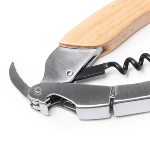Sacacorchos de madera Stamina Vuren 1193, crudo, detalle del mango y del mecanismo