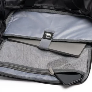 Bolso mochila Stamina Fantom 1201, negro, vista del compartimento interior con dispositivos como ejemplo de uso