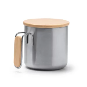 Taza con tapa de bambú Stamina Rimor 1264, plata, vista de la taza en perspectiva con el detalle del asa visible