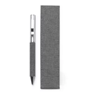 Bolígrafo Stamina Braman 1319, gris, vista frontal del bolígrafo y la funda incluida