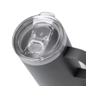 Taza de acero reciclado Stamina Beyron 1368, plomo, detalle superior de la tapa dosificadora