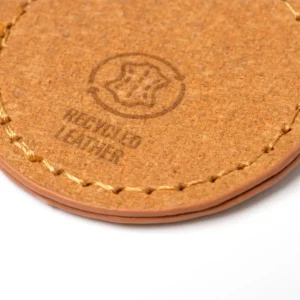 Llavero de piel reciclada Stamina Luxor 1385, diseño redondo, detalle del llavero