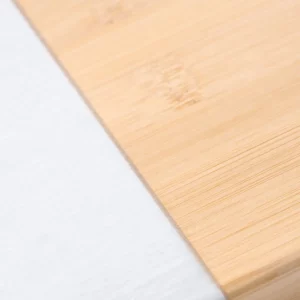 Tabla de bambú y mármol Stamina Gino 1386, crudo, detalle de la superficie de bambú