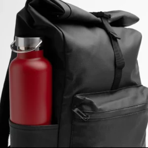 Mochila extensible Stamina Fenati 1526, negro, detalle del bolsillo lateral con una botella como ejemplo de uso