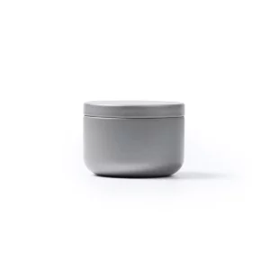 Vela aromática Stamina Gento 1529, plata, vista frontal de la vela cerrada