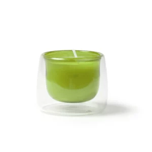 Vela aromática Stamina Flora 1530, verde helecho, vista frontal de la vela