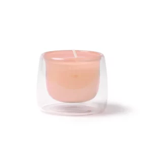 Vela aromática Stamina Flora 1530, rosa claro, vista frontal de la vela