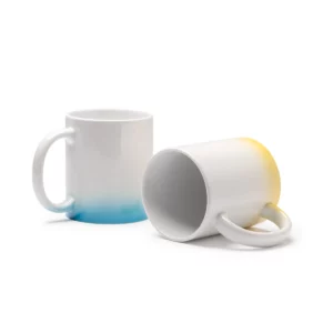 Taza con degradado Stamina Nevex 1615, vista conjunta de las tazas en royal claro y amarillo