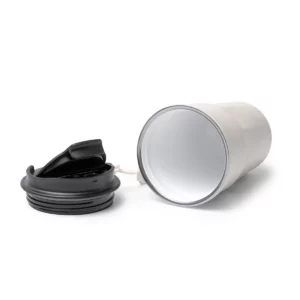 Vaso térmico Stamina Keury 1644, blanco vintage, vista del vaso abierto junto a la tapa, con el recubrimiento interior visible