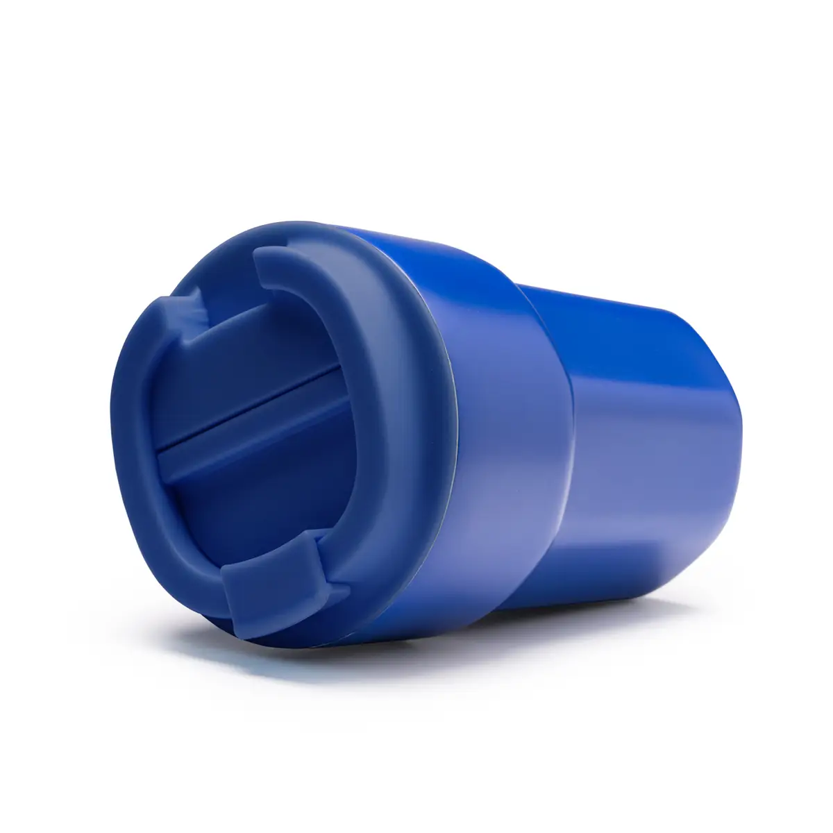 Vaso térmico Stamina Oster 1645 9 Vaso térmico Stamina Oster 1645, royal, vista del vaso tumbado con la tapa colocada