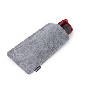 fundas para gafas Stamina Yoman 1741, gris, ejemplo de uso de la funda con unas gafas