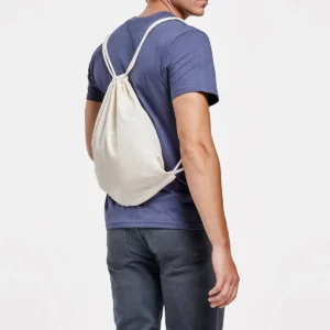 Mochila de cuerdas Stamina Marin 1753, crudo, vista de un modelo con la mochila puesta