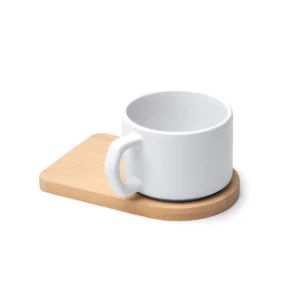 Set de taza y posavasos Stamina Geisa 1840, blanco, vista superior de la taza sobre el posavasos en perspectiva
