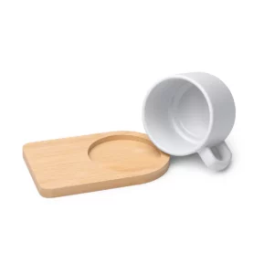 Set de taza y posavasos Stamina Geisa 1840, blanco, vista de la taza tumbada junto al posavasos