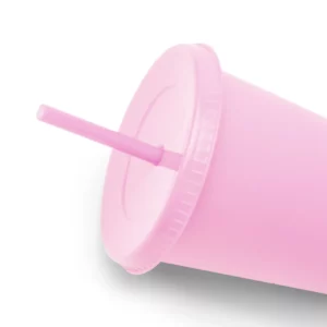Pack de 10 vasos con pajita Stamina Baky 1995, rosa, detalle de la tapa y de la pajita