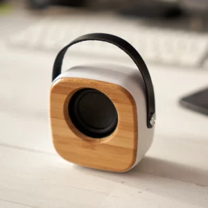 Altavoz inalámbrico Stamina Alesso 3210, bambú, vista ambiental