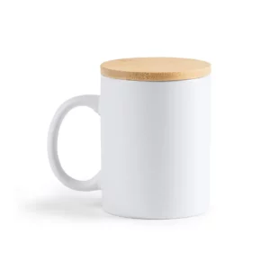 Taza de cerámica con tapa Stamina Berry 4012, blanco, vista de la taza con tapa en perspectiva
