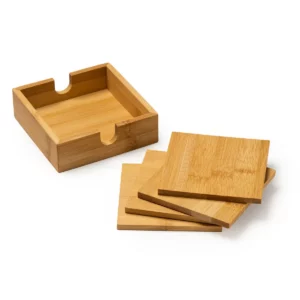 Set de 4 posavasos de bambú Stamina Algor 4113, crudo, vista de los cuatro posavasos junto a su caja
