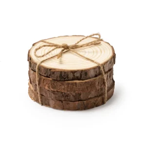 Set de 4 posavasos de pino Stamina Pinea 4140, crudo, vista del set de cuatro posavasos atado con cuerda