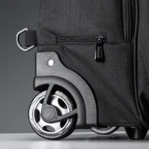 Trolley convertible en mochila Stamina Garnes 7178, negro, detalle de una rueda y la estructura