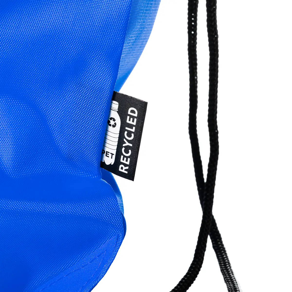 Pack 50 mochilas de RPET Stamina Larus 7550 6 Mochila de cuerdas Stamina Larus 7550, royal, detalle de la etiqueta del material reciclado y de las cuerdas
