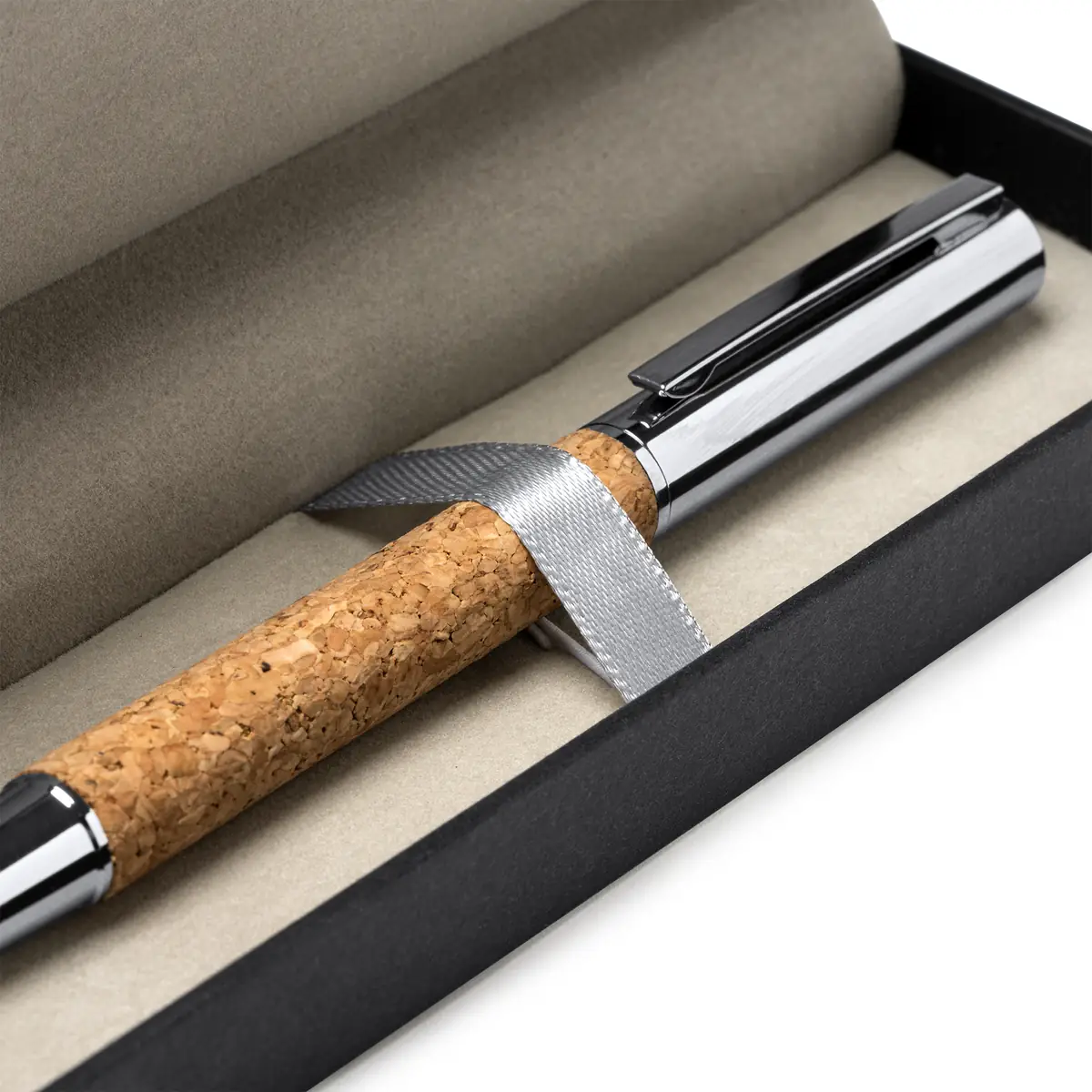 Roller de corcho Stamina Suver 7992 4 Roller de corcho Stamina Suver 7992, corcho natural y metal con estuche negro, detalle del roller en el interior acolchado